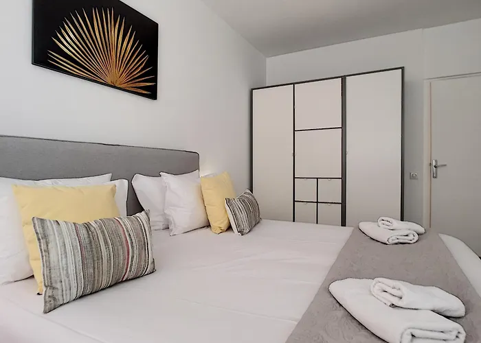 Nestor&jeeves - Beethoven - Residential Area - ニース